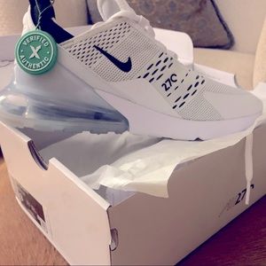COPY - NIKE. AIR MAX 270 Womens size 9. White/Black.